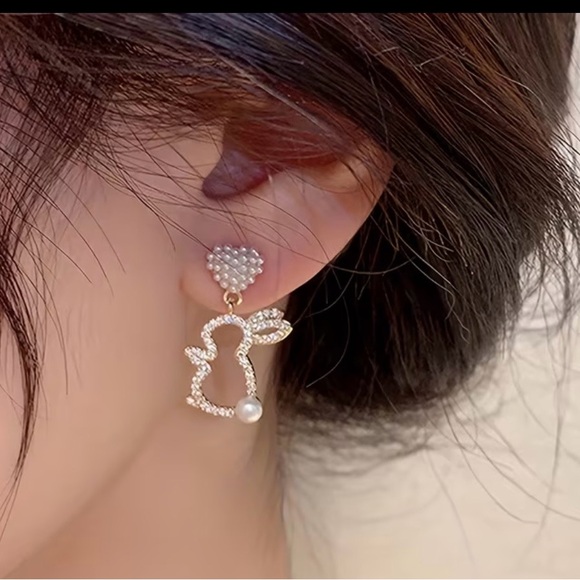 Jewelry - Elegant Pearl and Rhinestone Gold Bunny Earrings